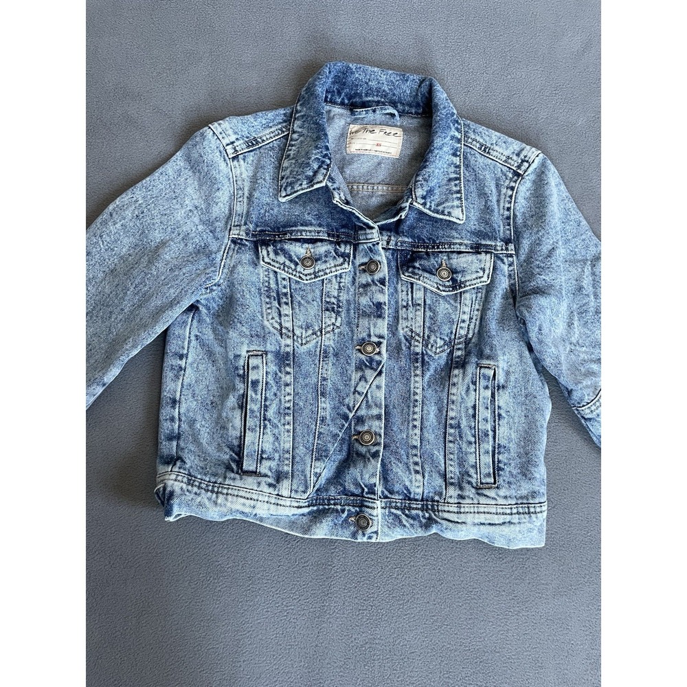 Free People Denim Jacket Womens‎ Xs Blue Distressed Trucker Jacket